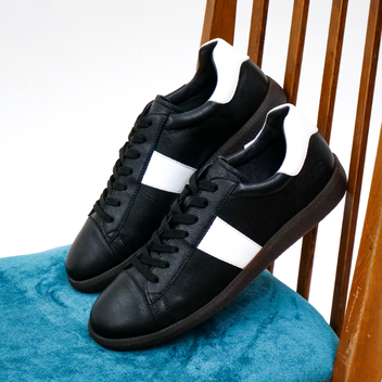 Baťasky 2025 Black and White